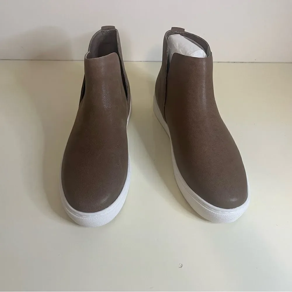 New without box Birdies Falcon Leather Bootie sz 8.5